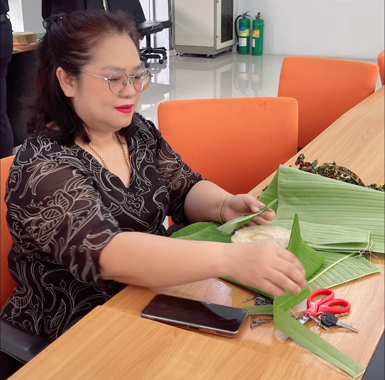 title - ส.ป.ก.ปทุมธานี ร่วมสืบสานประเพณีไทยในวันลอยกระทง #ฝีมือร้ายกาจไม่ธรรมดานะพวกเรา ชาว ส.ป.ก.ปทุม